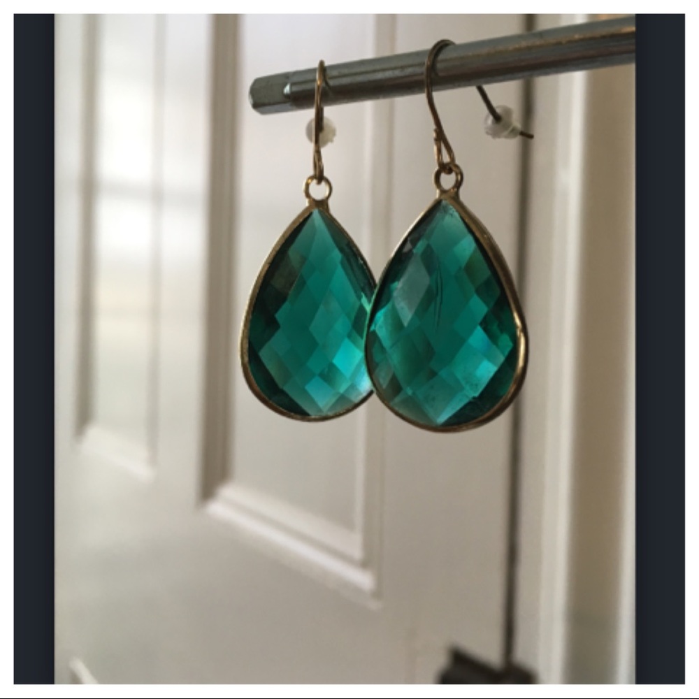 Receiving Drop Honors Earrings in Green